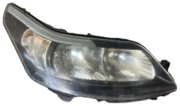 Farol máscara negra lado direito Citroen C4 2008