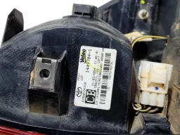 LANTERNA TRASEIRA ESQUERDA HILUX 2016 2018/... SEM LED