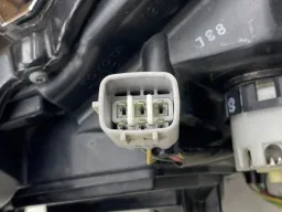 FAROL ESQUERDO TOYOTA HILUX SW4 2016 A 2020 MOTORISTA LED