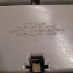 CONSOLE LUZ DE TETO PAJERO SPORT 1997/2008 MR240322 DETALHE