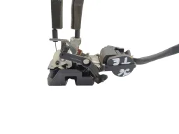 Fechadura porta Traseira Esquerda Jac J5 J6 2010 a 2017