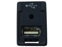 Botão Entrada Usb Painel Hilux 2016 a 2023