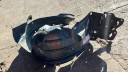 PARABARRO DIANTEIRO DIREITO HONDA FIT 2015 A 2021 DETALHE