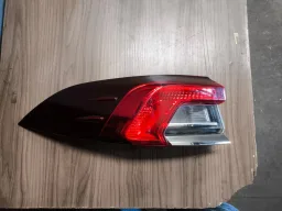 Lanterna Traseira Esquerda Corolla 2020 a 2025 S/ Led Canto
