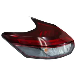 Lanterna Led Fumê Traseira Esquerda Nissan Kicks 22/24