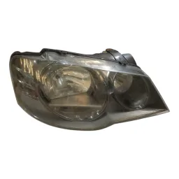 Farol Direito Golf 2008 a 2013 Cromado