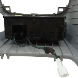 Acabamento inferior painel central Kia Cerato 1.6 2008