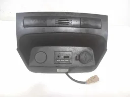 Acabamento Painel Entrada Usb/auxiliar Kia Sorento 3.5  2012