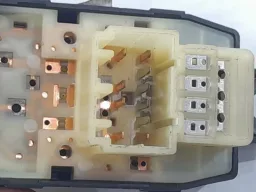 Botão Retrovisor Elétrico Kia Cerato 2012