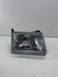 FAROL DIANTEIRO ESQUERDO ESCORT 1984 A 1987 (PARALELO)