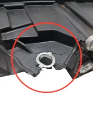 Farol Esquerdo Superior Toro 2016 a 2025 C/Detalhe