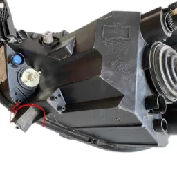 FAROL DIREITO FORD KA 2015 A 2018 MÁSCARA NEGRA ORIGINAL