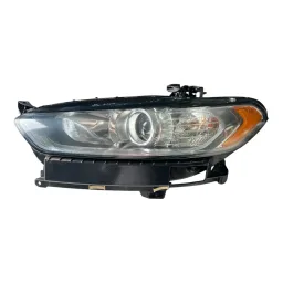 Farol Esquerdo Ford Fusion 2015 com detalhe P1m
