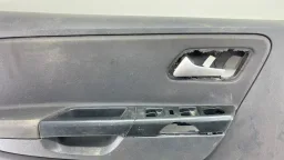 FORRO PORTA DIANTEIRA ESQUERDA CROSSFOX 2010 Á 2014