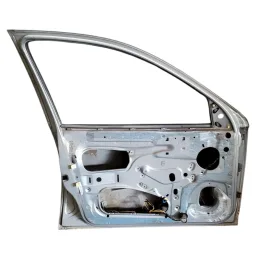 PORTA DIANTEIRA ESQUERDA CORSA / CLASSIC 1996 1997 A 2016
