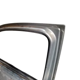 PORTA DIANTEIRA DIREITA CORSA / CLASSIC 1996 1997 A 2016