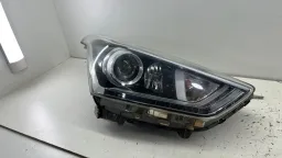 FAROL DIREITO CRETA 2017 2016 A 2021 (DETALHE LED)