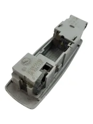 LUZ TETO CORTESIA VOLKSWAGEN FOX SPACEFOX 2015 3B0947291