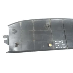 MOLDURA ESQUERDA TAMPA TRASEIRA MAZDA MX3 1995 1996