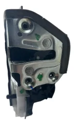 FECHADURA PORTA TRASEIRA DIREITA TOYOTA HILUX 2017 2020
