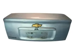 Tampa Traseira Corsa Classic 2005/10 Furo Cilindro Lado Dir