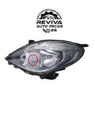 Farol Esquerdo Versa 2012 2013 a 2014 (detalhe)