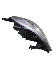 FAROL ESQUERDO VERSA 2012 2013 A 2014 (DETALHE)