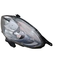 FAROL ESQUERDO VERSA 2012 2013 A 2014 (DETALHE)