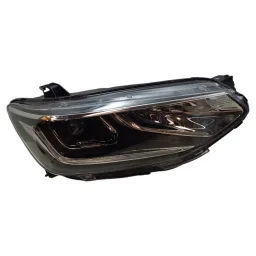 Farol Lado Direito Tracker 2020 2021 a 2025 com LED