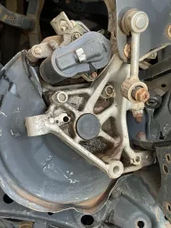 Pinça de freio traseiro esquerdo eletrônico Vw Passat jetta