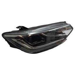 Farol Lado Direito Tracker 2020 2021 2022 à 2025 c/ Led