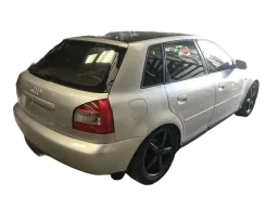 RETALHO LATERAL TRASEIRA DIREITA AUDI A3 2000 01 04 05 2006