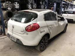 RETALHO LATERAL TRASEIRA DIREITA FIAT BRAVO 2011 12 13 2014