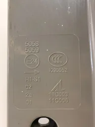 Lanterna Traseira Direita Outlander 2014 E 15 LENTE TRINCADA 8330A788