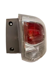 Lanterna Traseira Direita Outlander 2014 E 15 LENTE TRINCADA 8330A788