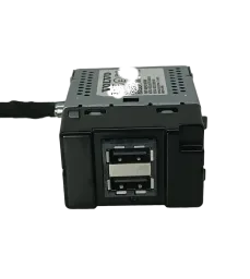 Entrada Conector Usb Volvo Xc40 T5 2.0 2018/2022 10R053559