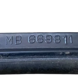 BORRACHA VIDRO FIXO TRAS ESQ PAJERO GLS-B 92 A 00 MB669811