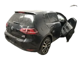 RETALHO LATERAL TRASEIRA DIREITA GOLF 2013 14 15 16 17 2019