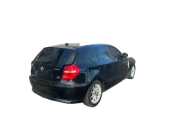 RETALHO LATERAL TRASEIRA DIREITA BMW 118I SERIE 1 2008 2009