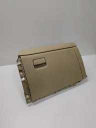 PORTA LUVAS BEGE MITSUBISHI OUTLANDER 2014 A 2019 ORIGINAL