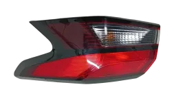 Lanterna Traseira Direita Nissan Versa 2021/2025 (canto) 01336802RH