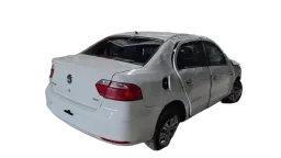 RETALHO LATERAL TRASEIRA DIREITA VOYAGE G6 G7 G8 2013/2025