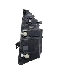Farol Dianteiro Esquerdo Gm Chevrolet Tracker 2021 2023 26304847