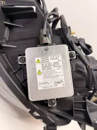 Farol Original Direito Lancer 2011 a 2019 C/ XÊNON 8301C3-48