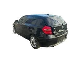 RETALHO LATERAL TRASEIRA ESQUERDA BMW 118I SERIE 1 2008 2009