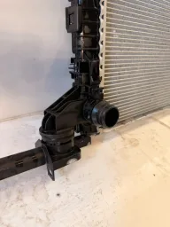 RADIADOR ÁGUA AUDI A5 2017 À 2022 8W0121251K