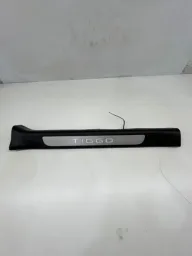 Soleira Porta Dianteira Esquerda Chery Tiggo 8 Pro 2025