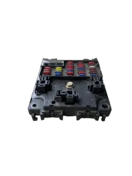 caixa de fusíveis Nissan Pathfinder 1997 1998 1999