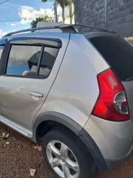 Recorte Lateral Traseiro Esquerdo Renault Sandero 2010