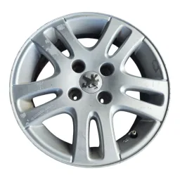 Roda Aro 15 307 1.6 Millesim 200 16v flex 4p 2010 c/ Detalhe